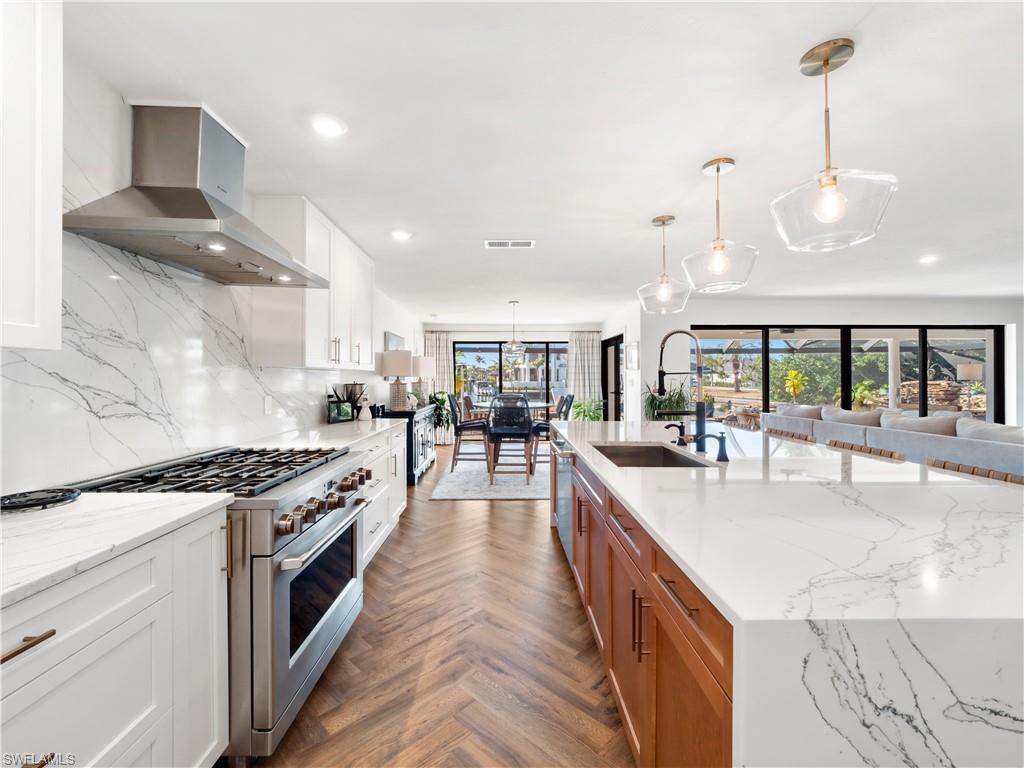 TOWN AND RIVER - Residential