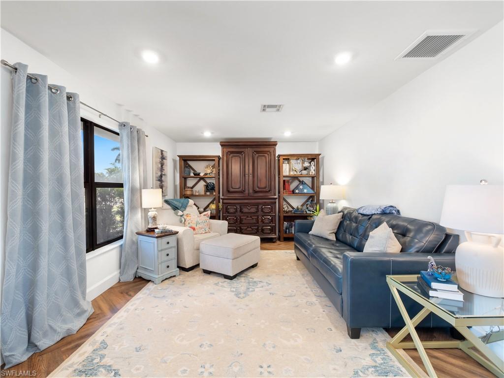 TOWN AND RIVER - Residential