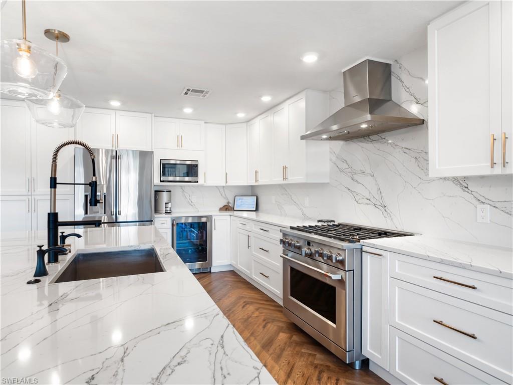 TOWN AND RIVER - Residential