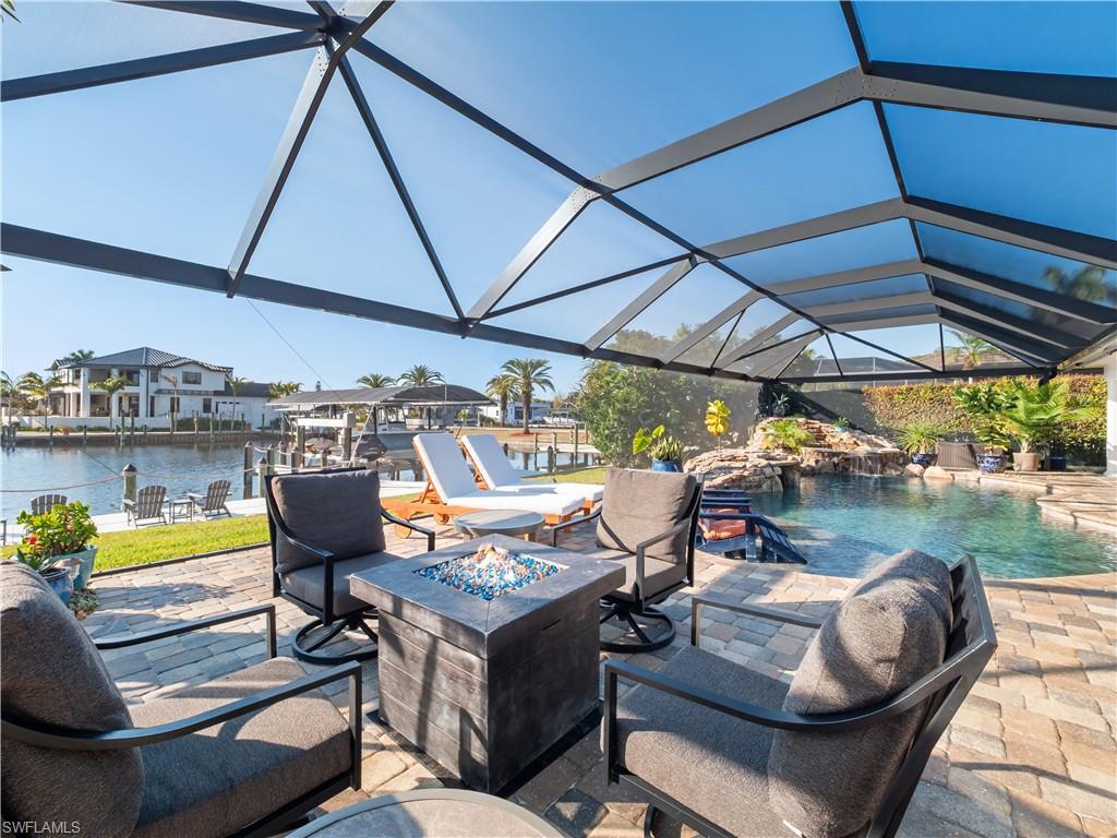 TOWN AND RIVER - Residential