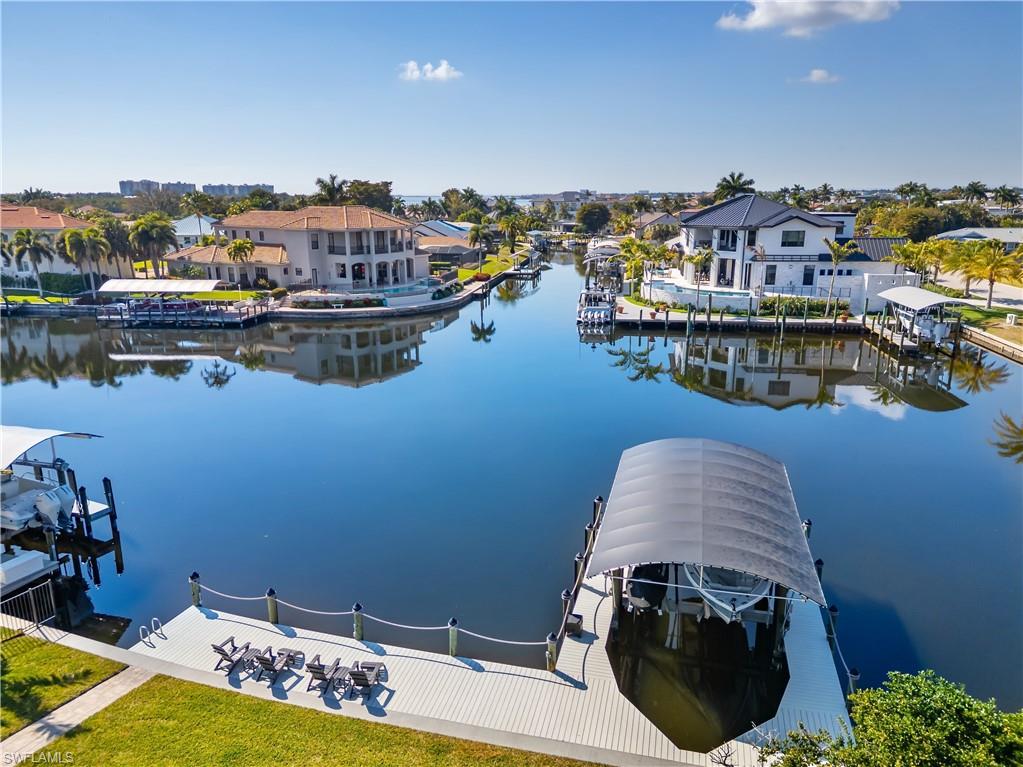 TOWN AND RIVER - Residential
