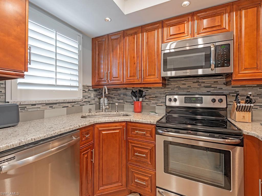 RIVIERA GOLF ESTATES - Residential