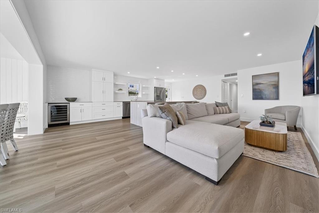 AMBASSADOR CLUB - Residential Lease