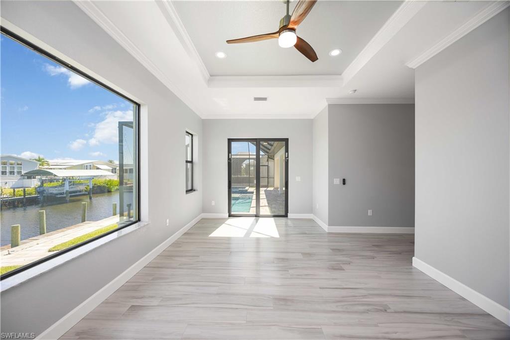 WINDWARD ISLE - Residential