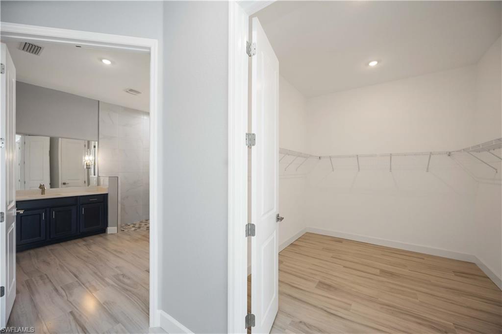 WINDWARD ISLE - Residential