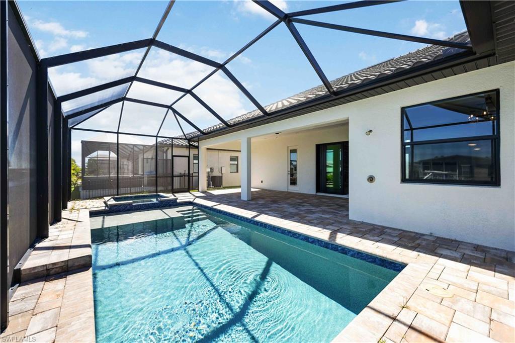 WINDWARD ISLE - Residential