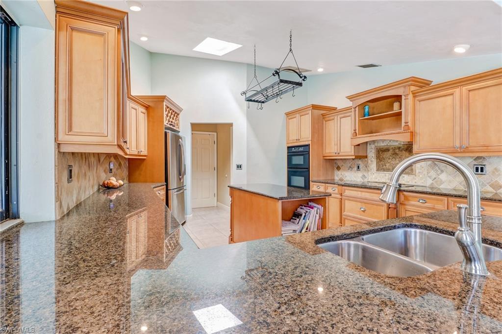 RIVER OAKS - Residential