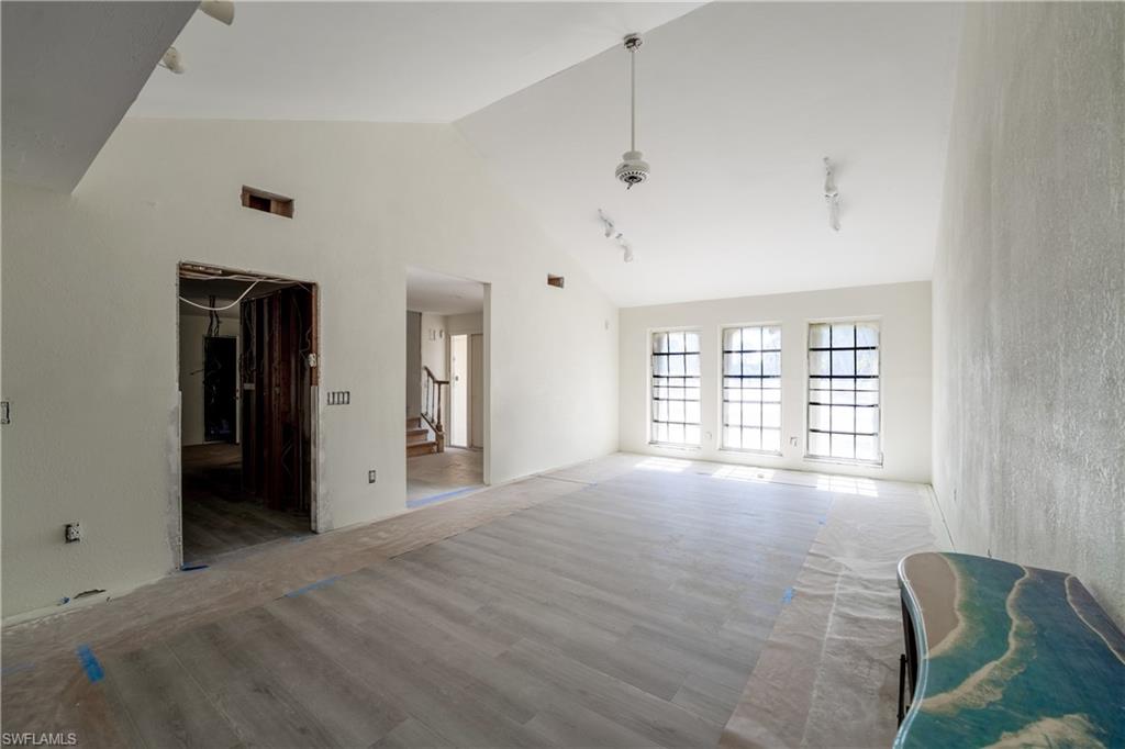 EAST ROCKS - Residential