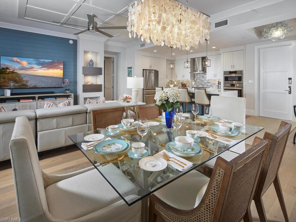 NAPLES SQUARE - Residential