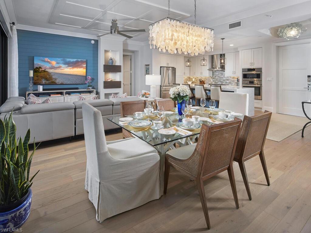 NAPLES SQUARE - Residential