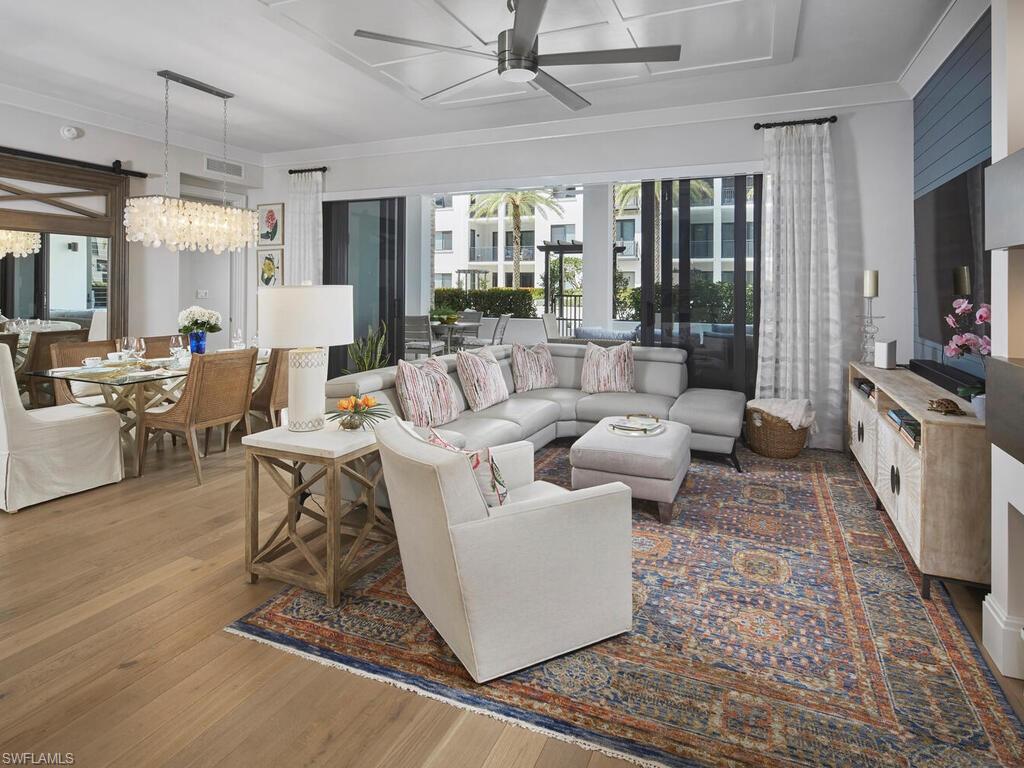 NAPLES SQUARE - Residential