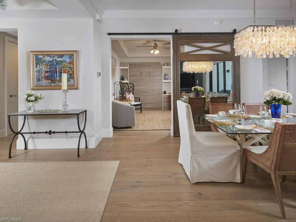 NAPLES SQUARE - Residential