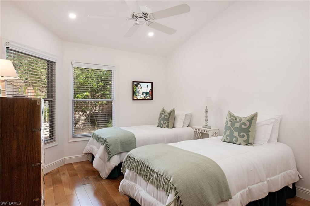 VILLAS AT PELICAN BAY - Residential