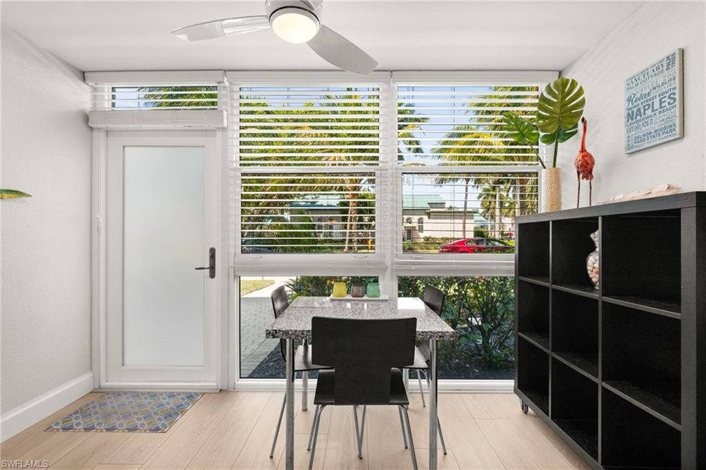 TOWN MANOR - Residential