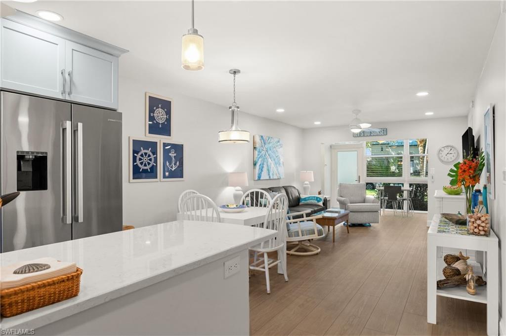 TOWN MANOR - Residential