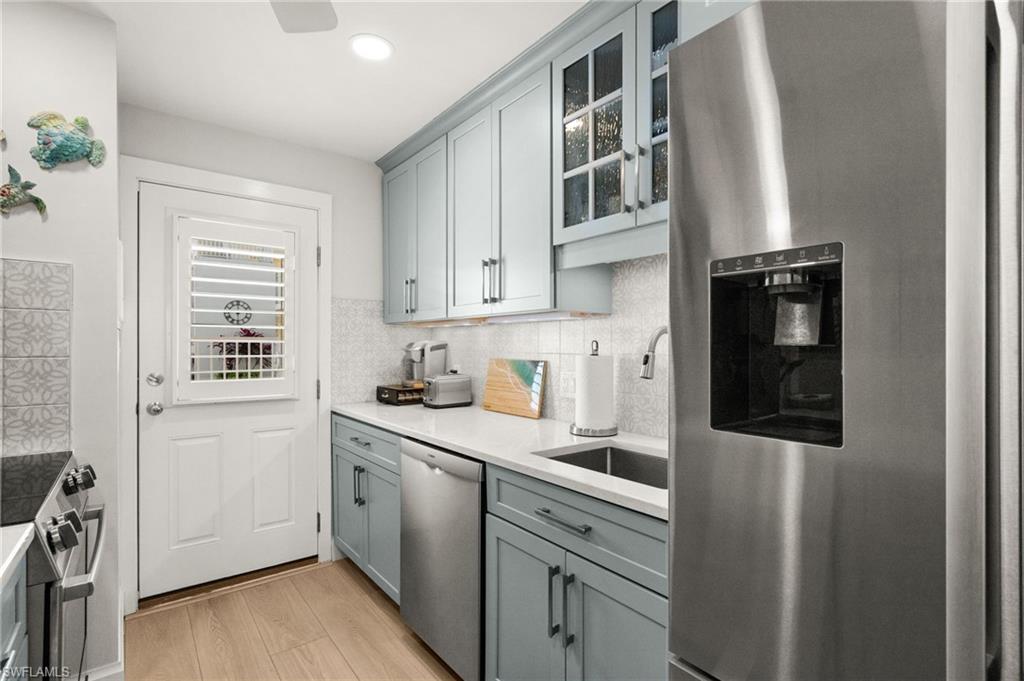 TOWN MANOR - Residential