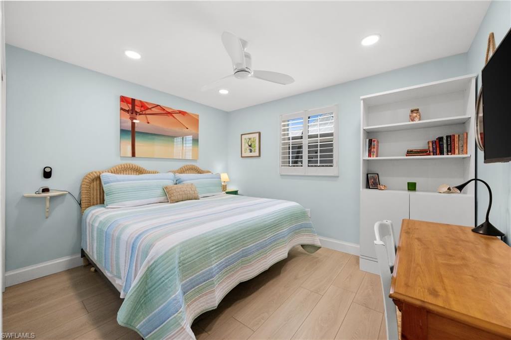 TOWN MANOR - Residential