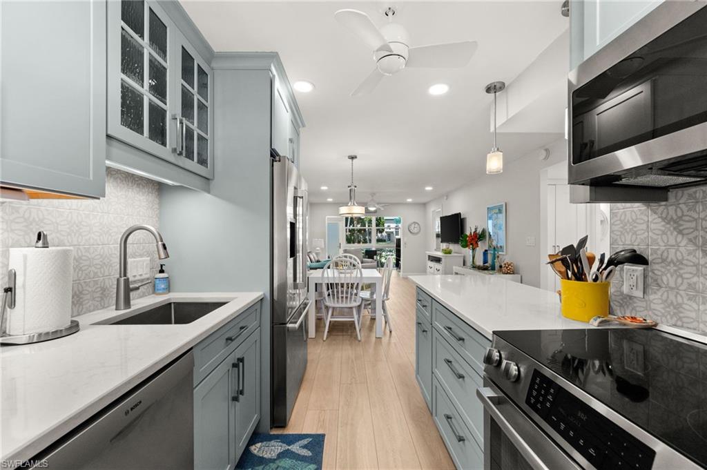 TOWN MANOR - Residential