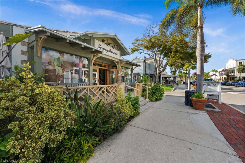 TOWN MANOR - Residential