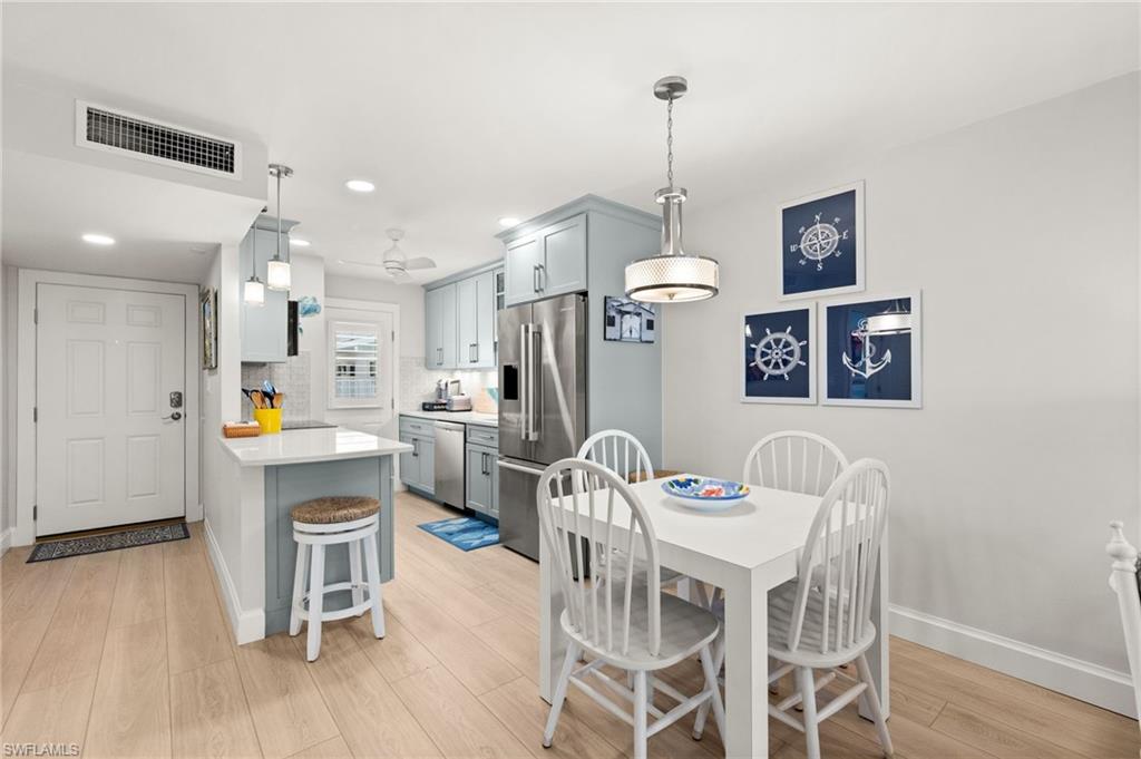 TOWN MANOR - Residential