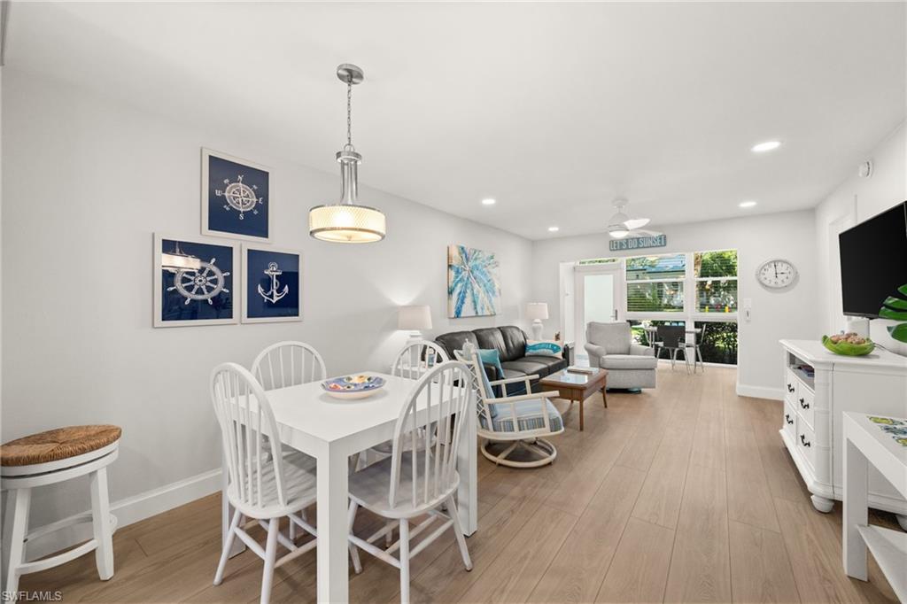 TOWN MANOR - Residential