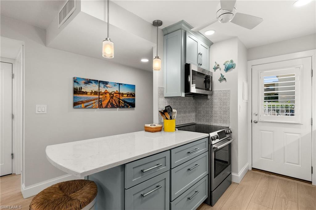 TOWN MANOR - Residential