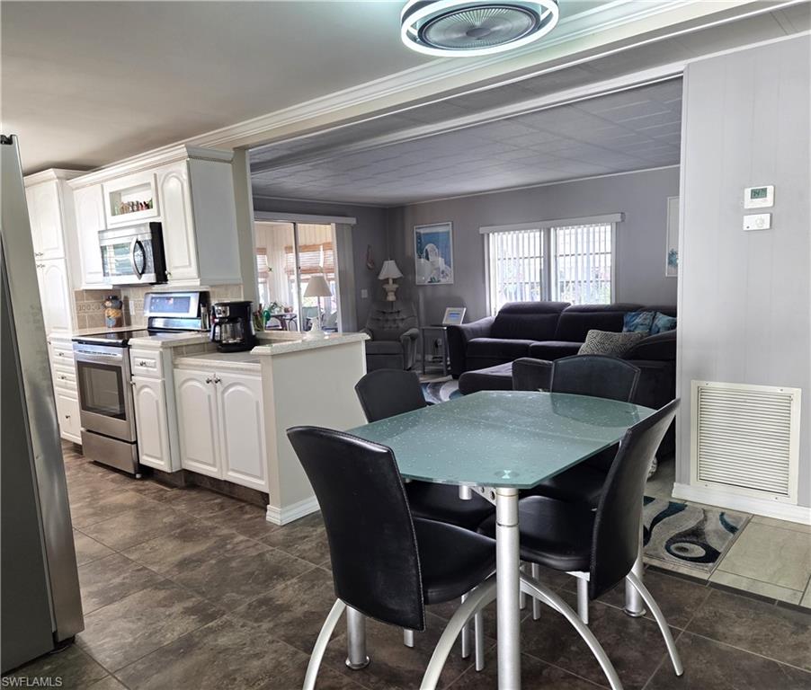 LAZY DAYS MOBILE VILLAGE - Residential