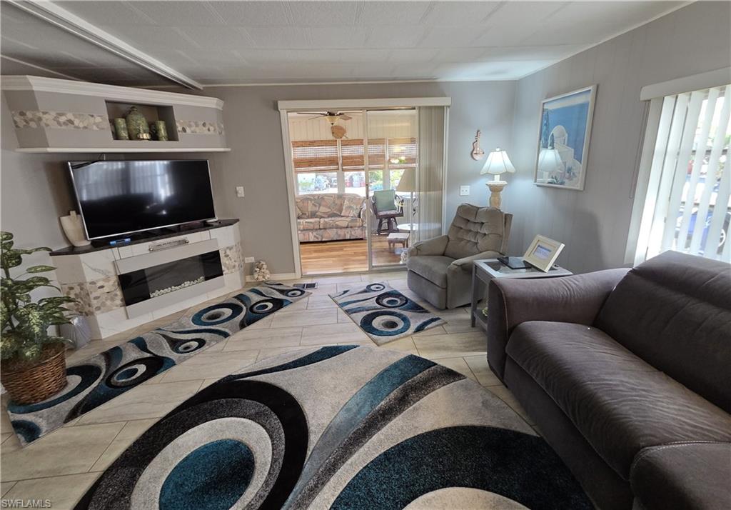 LAZY DAYS MOBILE VILLAGE - Residential