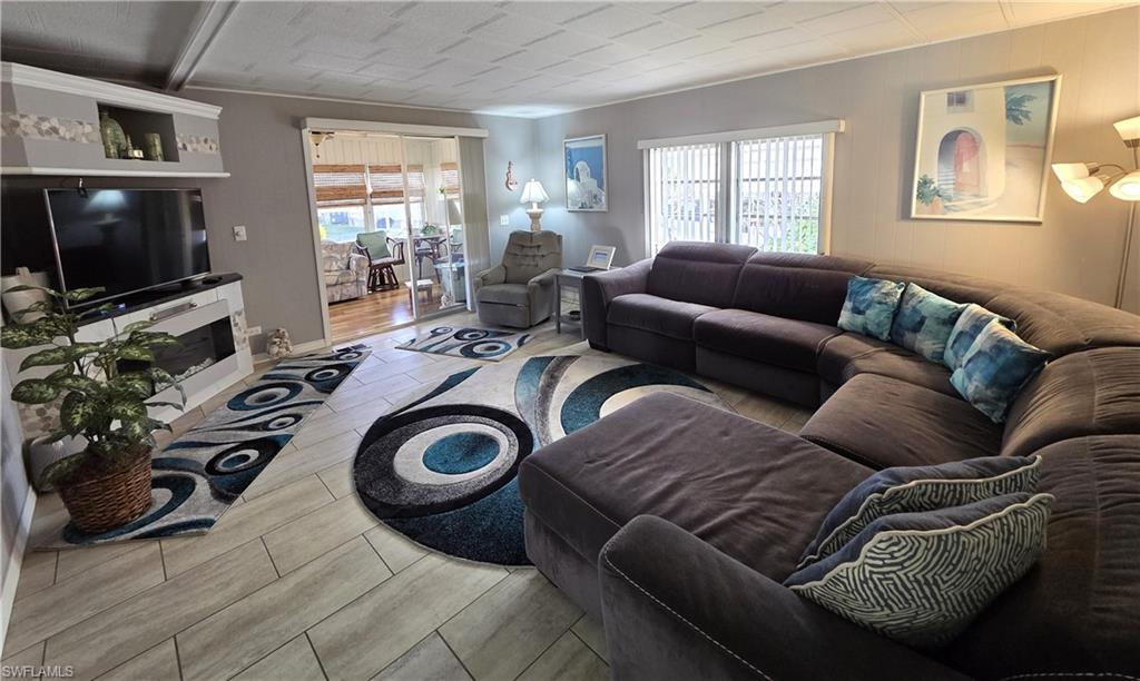 LAZY DAYS MOBILE VILLAGE - Residential