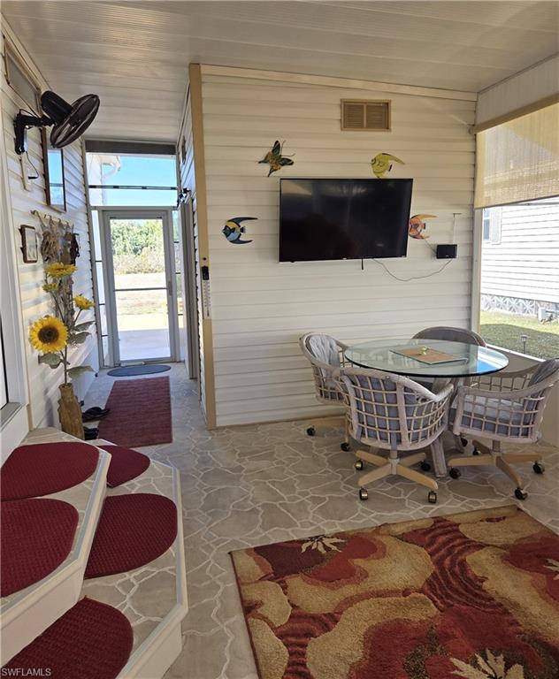 LAZY DAYS MOBILE VILLAGE - Residential