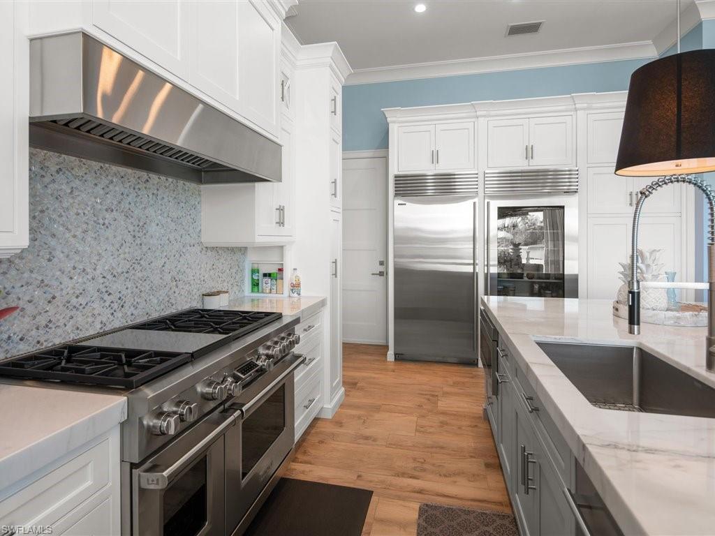 MARCO BEACH - Residential