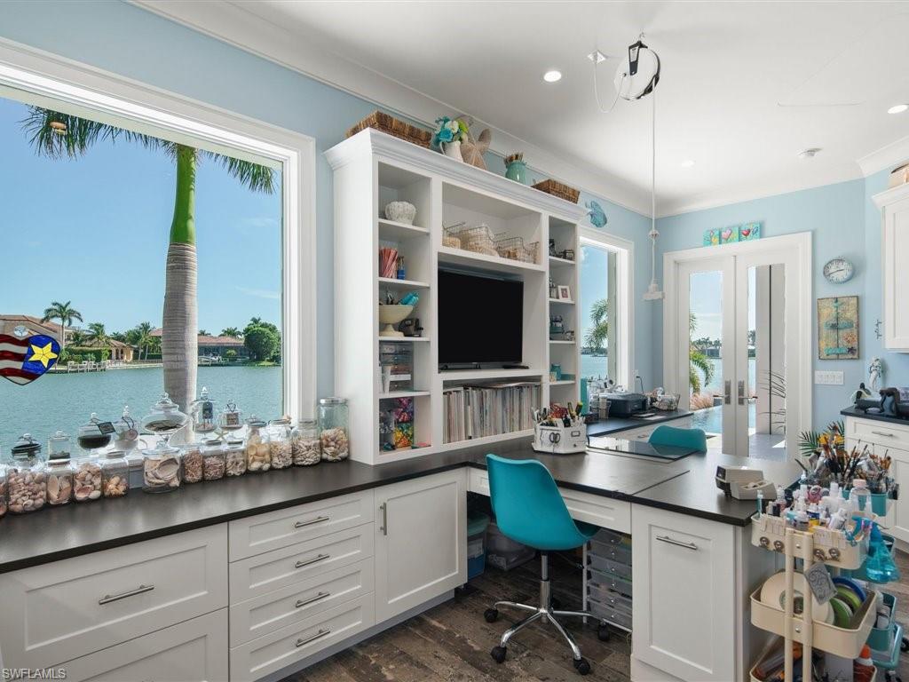 MARCO BEACH - Residential