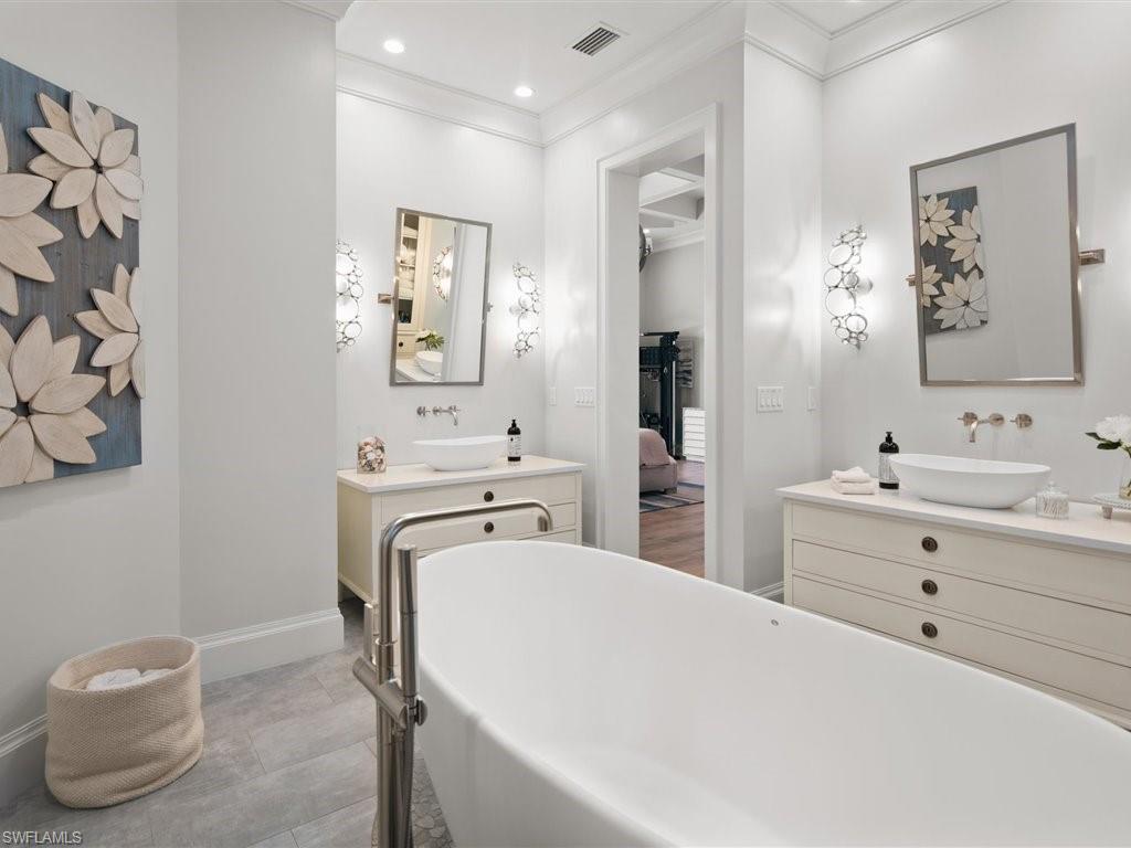 MARCO BEACH - Residential