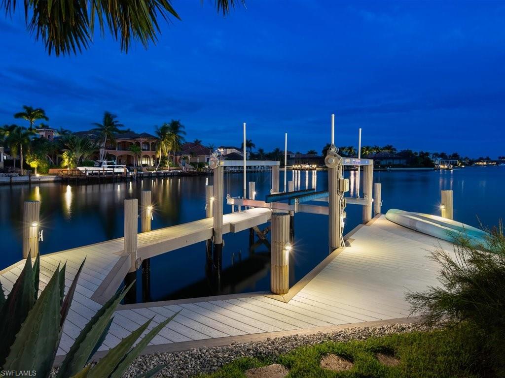 MARCO BEACH - Residential