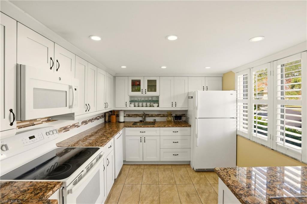 GLADES COUNTRY CLUB - Residential