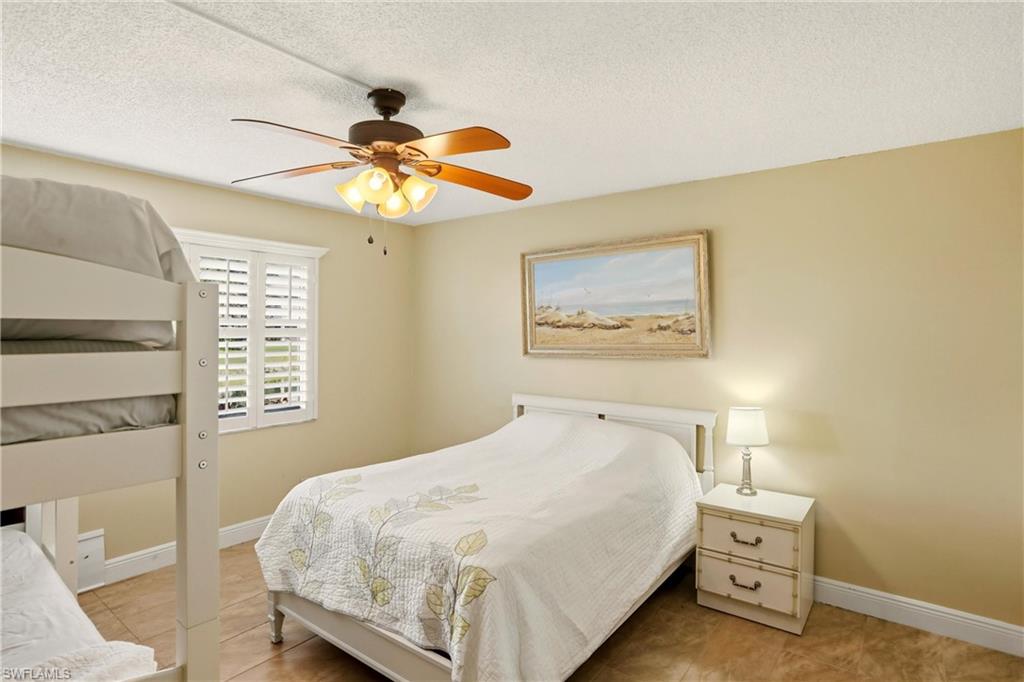 GLADES COUNTRY CLUB - Residential