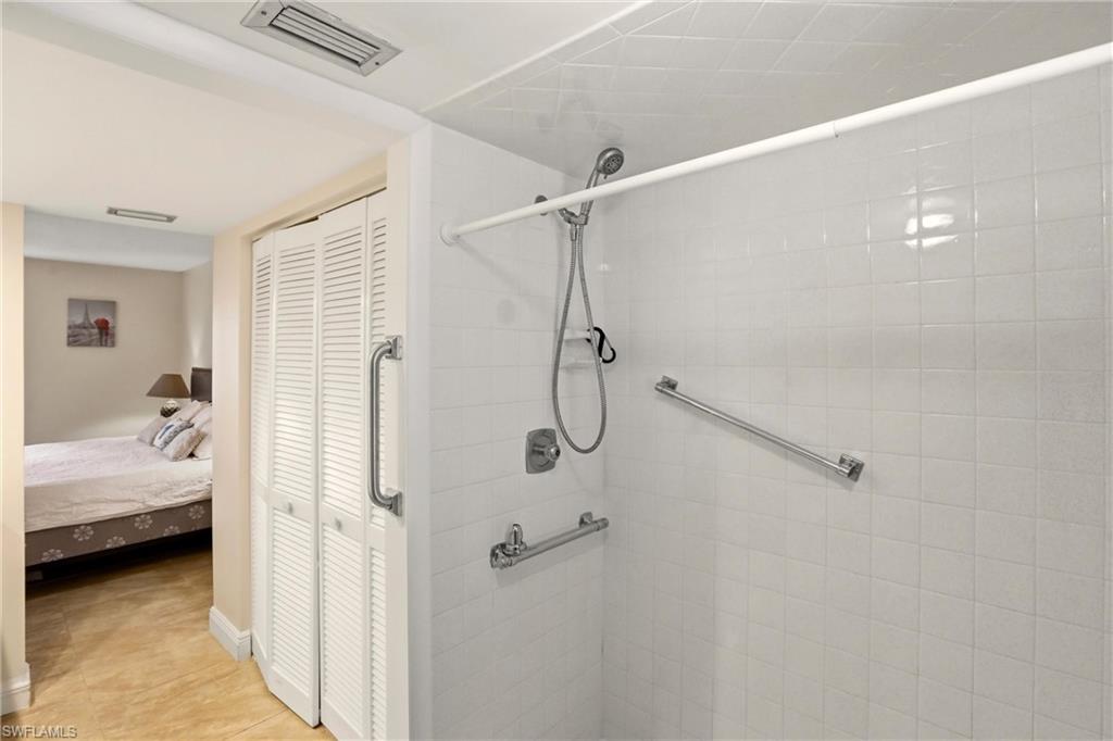 GLADES COUNTRY CLUB - Residential