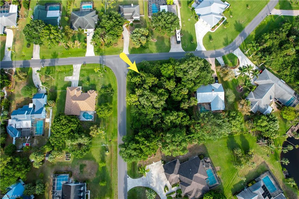 DAUGHTREYS CREEK - Land