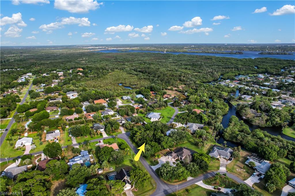 DAUGHTREYS CREEK - Land