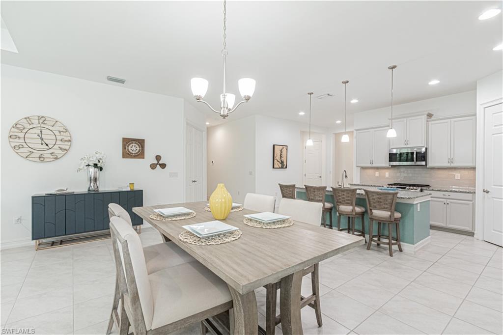 SAVANNAH LAKES - Residential