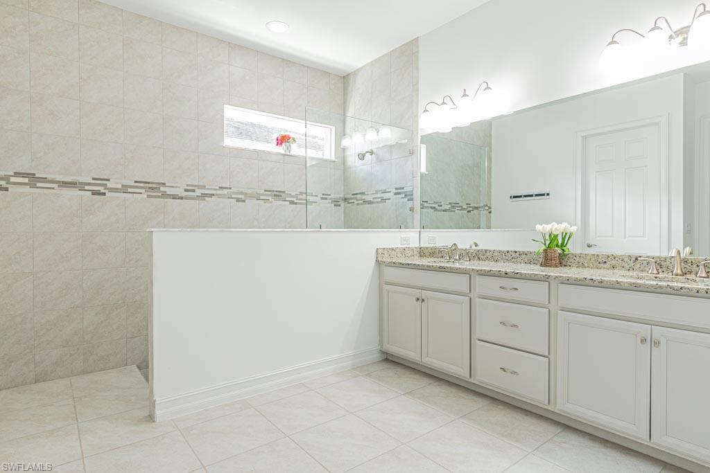 SAVANNAH LAKES - Residential