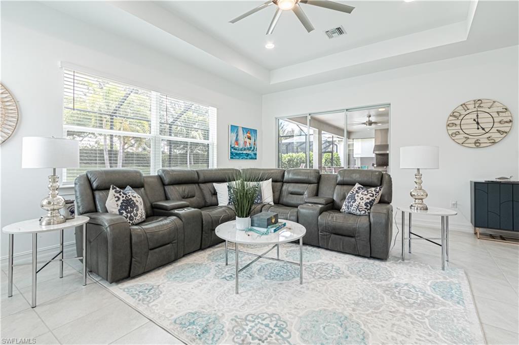 SAVANNAH LAKES - Residential