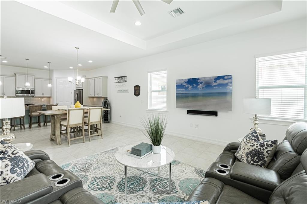 SAVANNAH LAKES - Residential