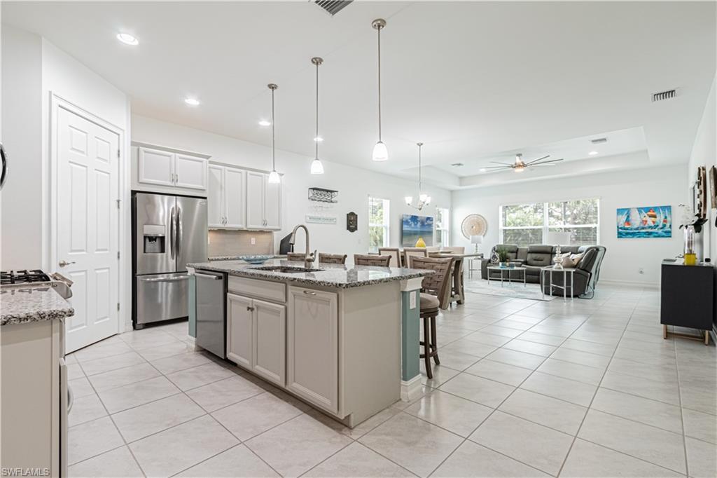 SAVANNAH LAKES - Residential