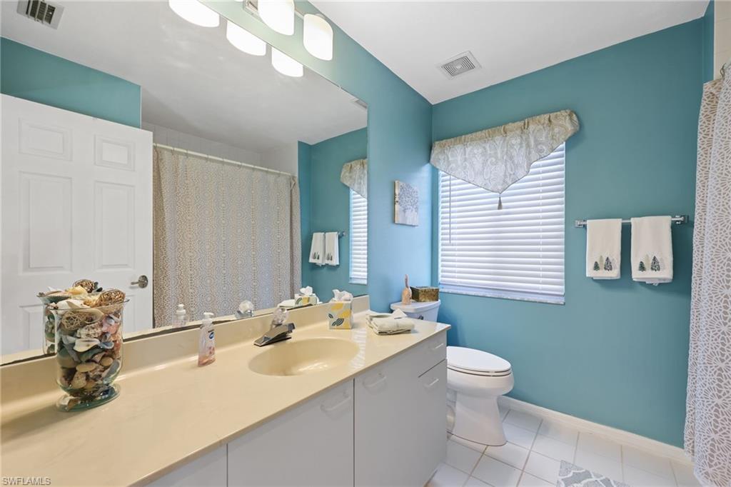 LAKESIDE CARRIAGE HOMES - Residential Lease