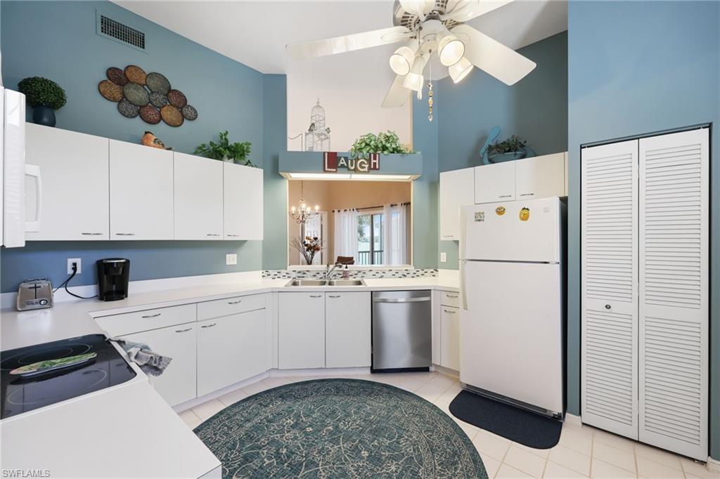 LAKESIDE CARRIAGE HOMES - Residential Lease