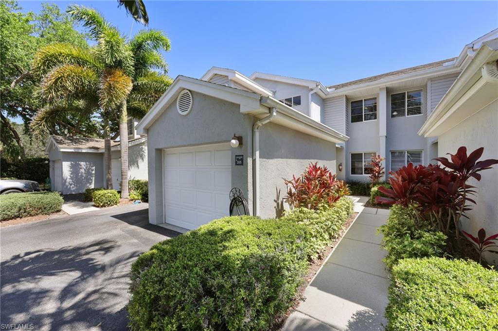 LAKESIDE CARRIAGE HOMES - Residential Lease