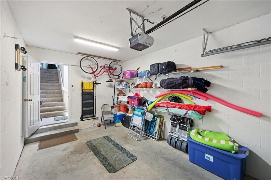 LAKESIDE CARRIAGE HOMES - Residential Lease