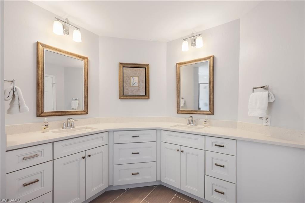 LAKESIDE CARRIAGE HOMES - Residential Lease