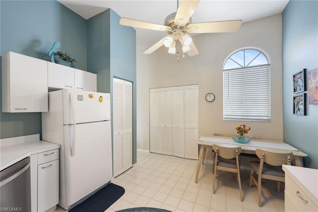 LAKESIDE CARRIAGE HOMES - Residential Lease